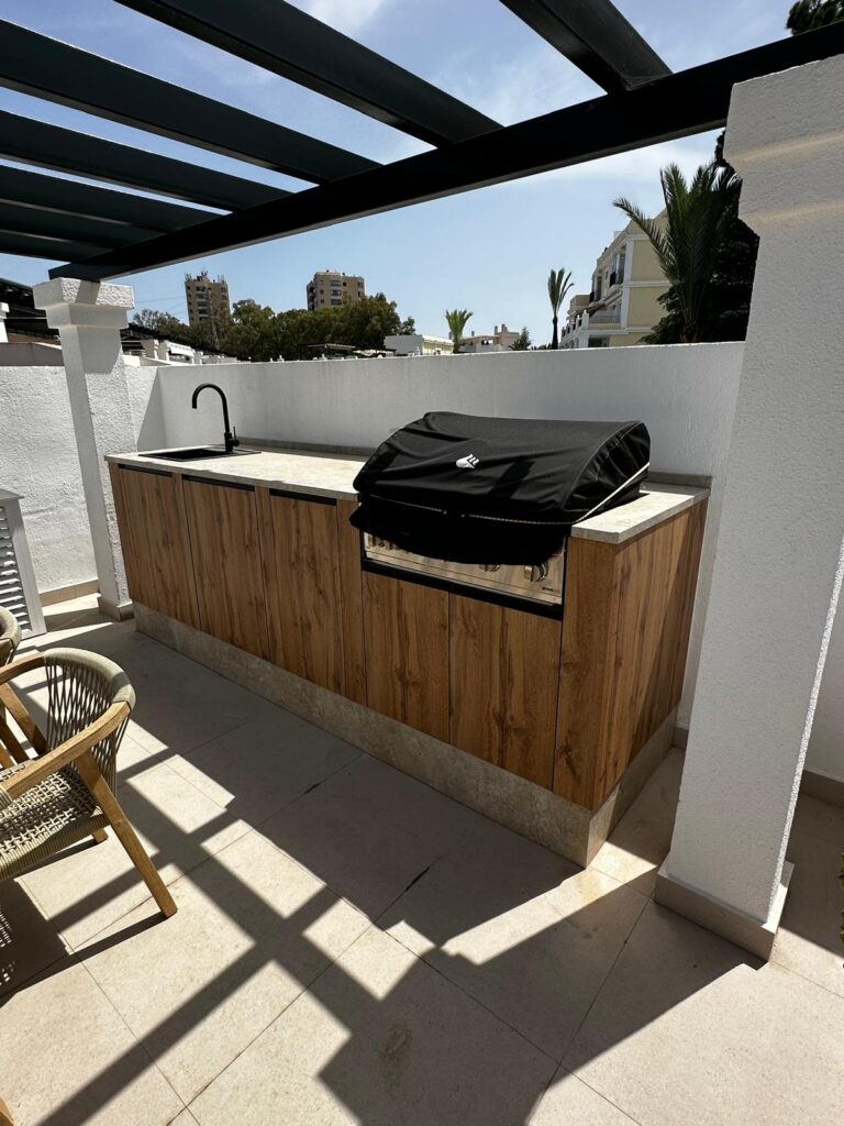 Cocina exterior marbella diseño dk cocina integral studio dk grupo