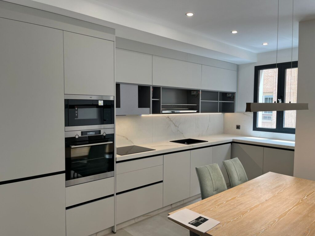DK grupo interiorismo decoracion espacios cocina salon malaga marbella estepona sotogrande jaen