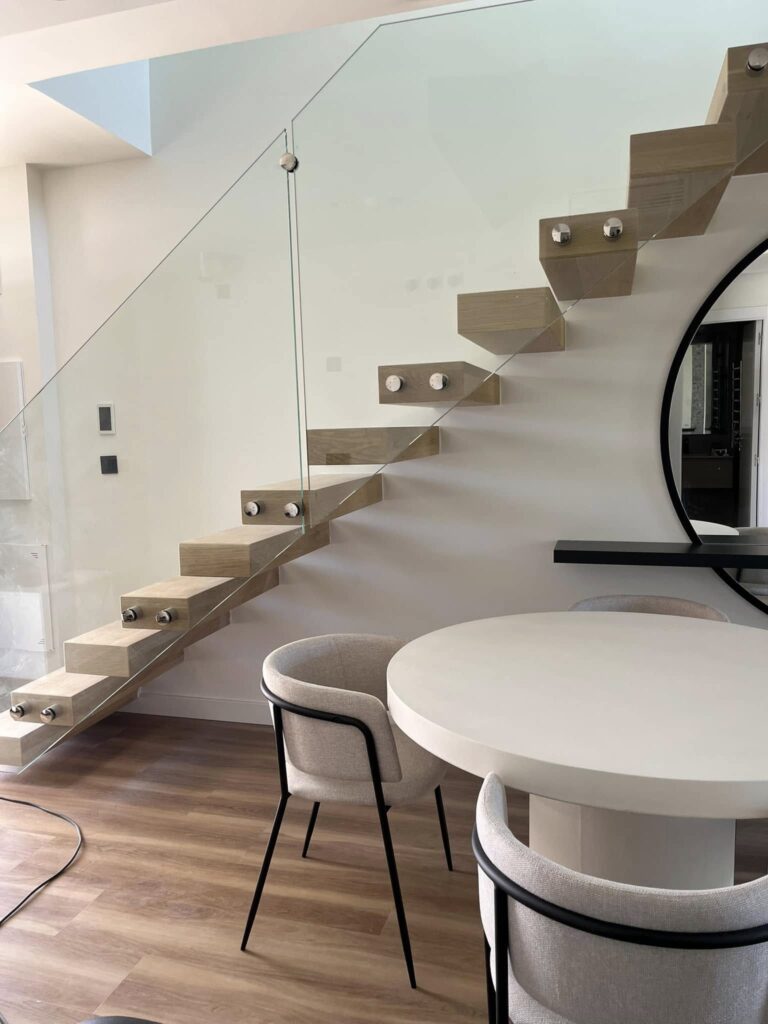 Iroko Estepona proyecto dk Grupo interiorismo salón diseño de interiores integral 